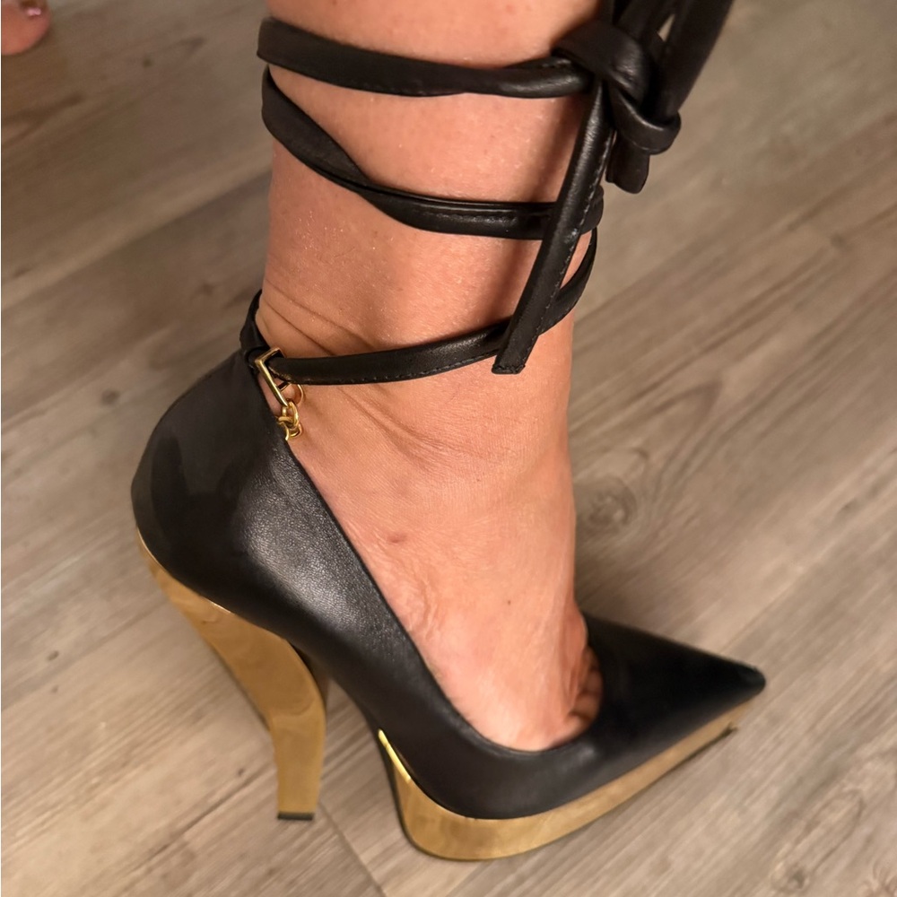 Elegant Black and Gold Women's Heels